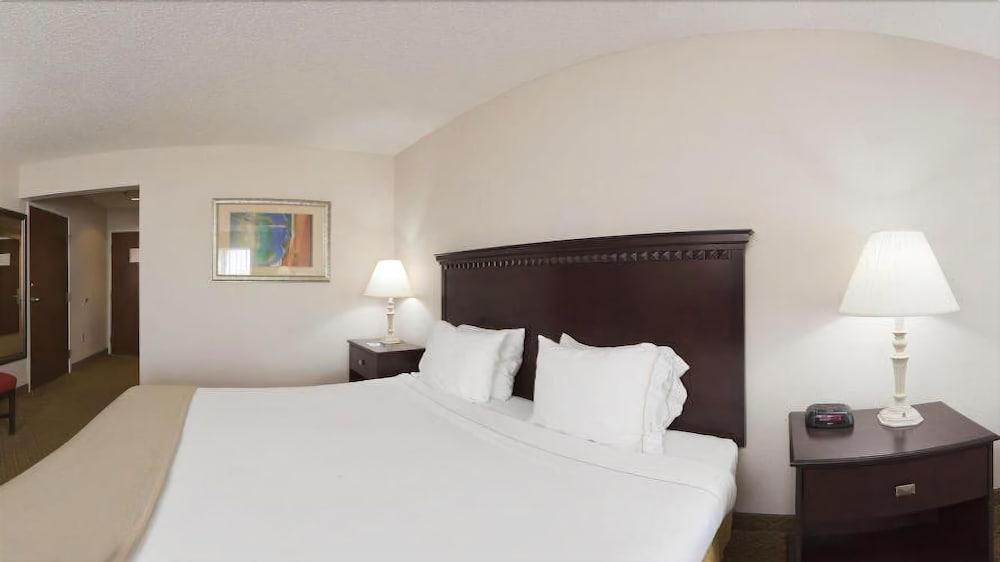 Holiday Inn Express Hotel & Suites Kinston By Ihg Extérieur photo
